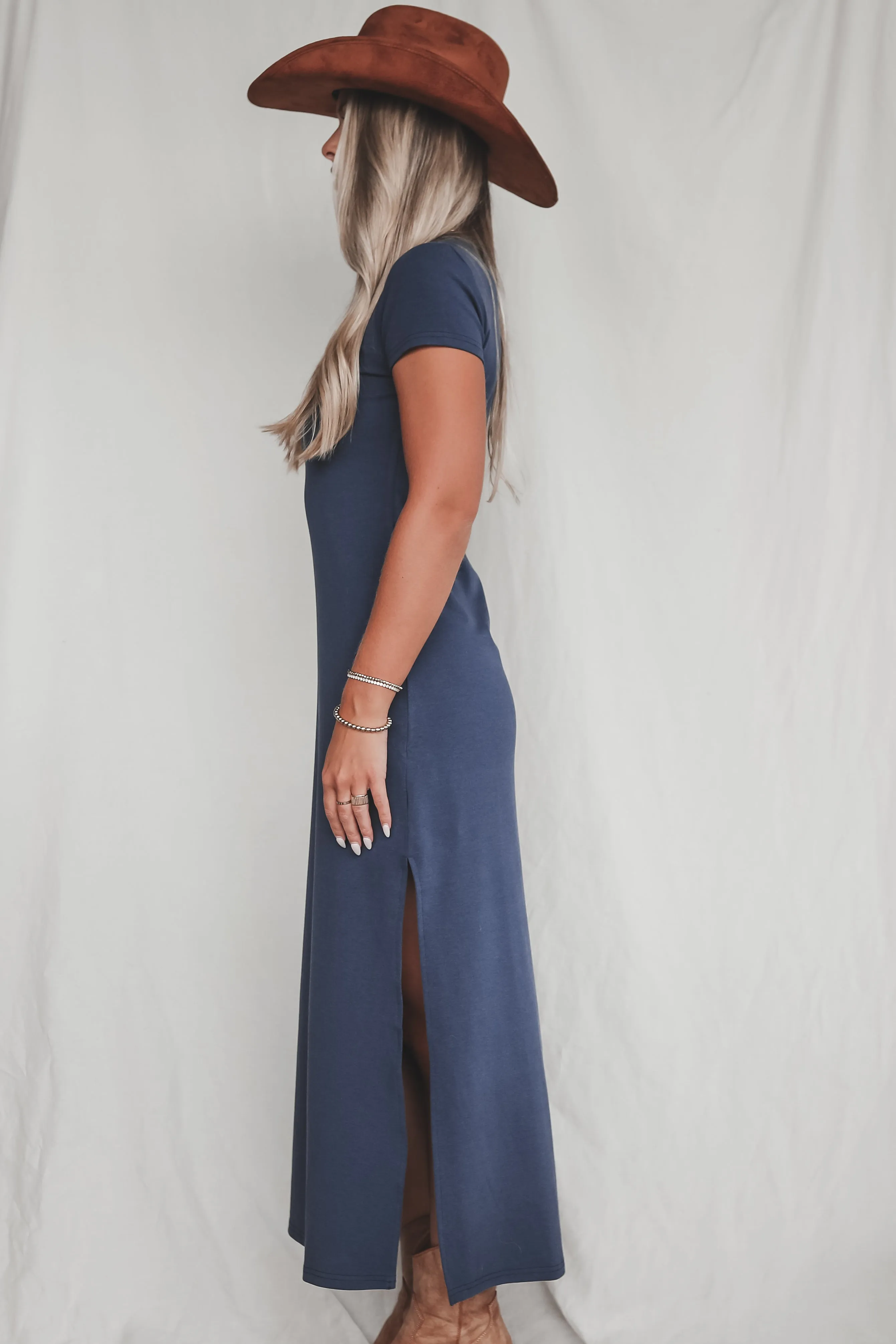 An Every Weekend Look Short Sleeve Maxi Dress