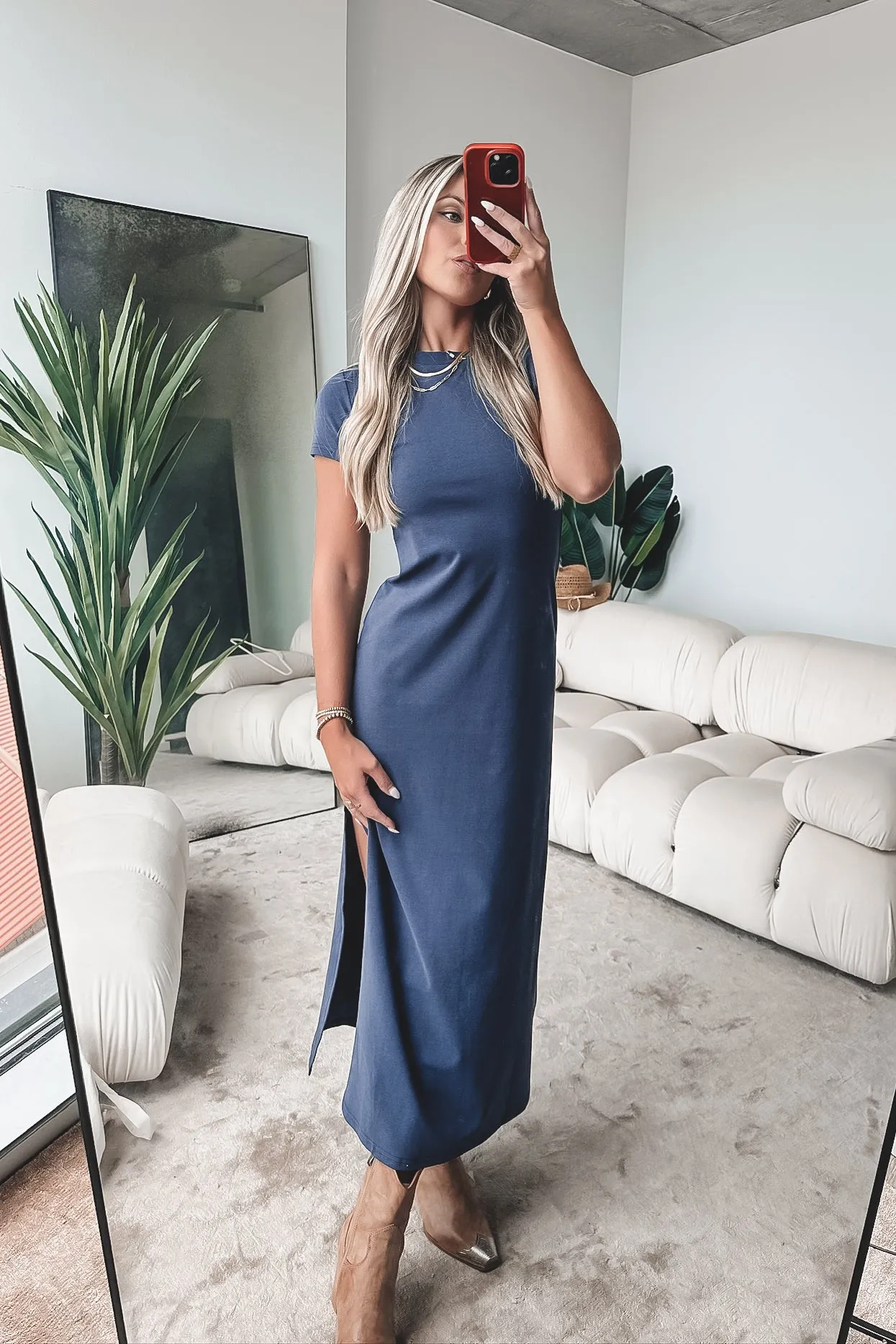 An Every Weekend Look Short Sleeve Maxi Dress