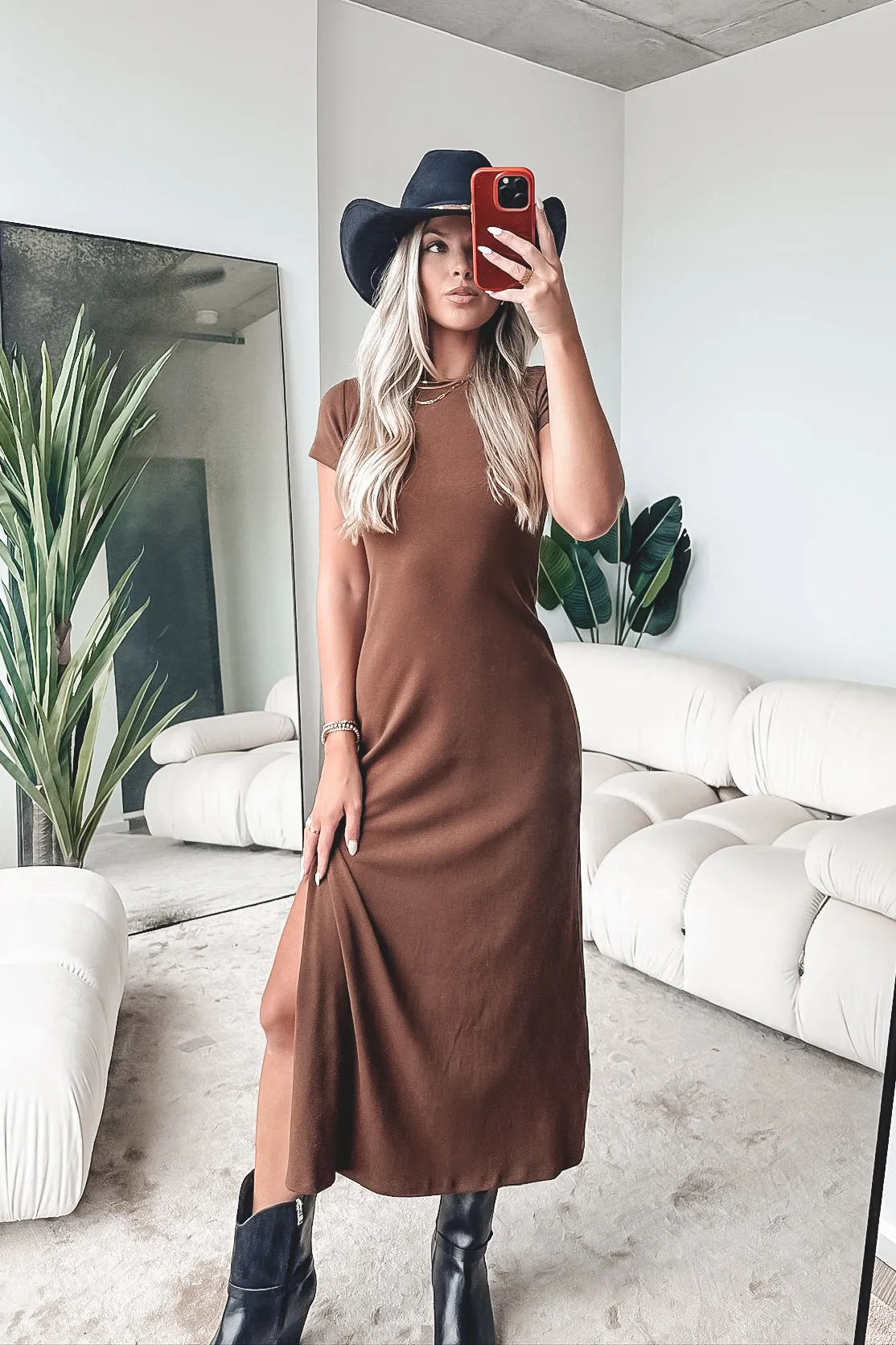 An Every Weekend Look Short Sleeve Maxi Dress