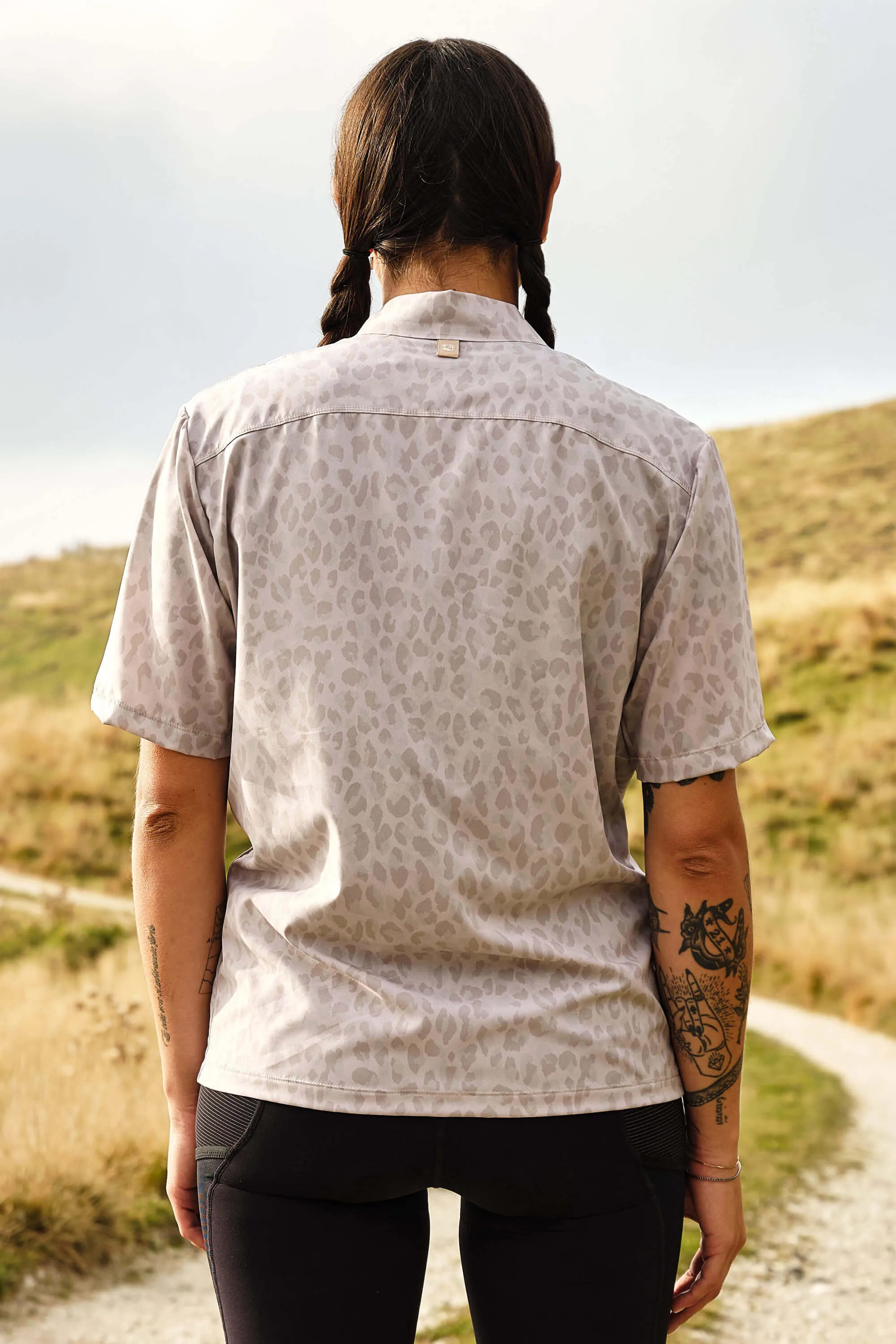 Beyond Gravel Soave Resort Shirt