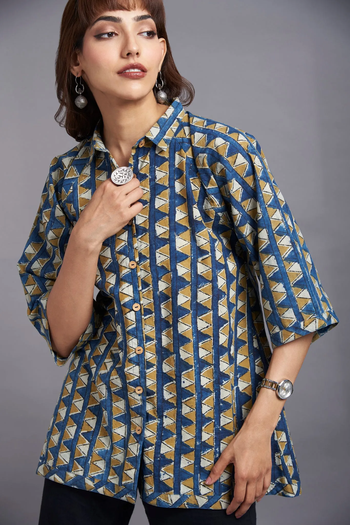 button down shirt with round hem & easy sleeve - glorious cedar & sapphire hues