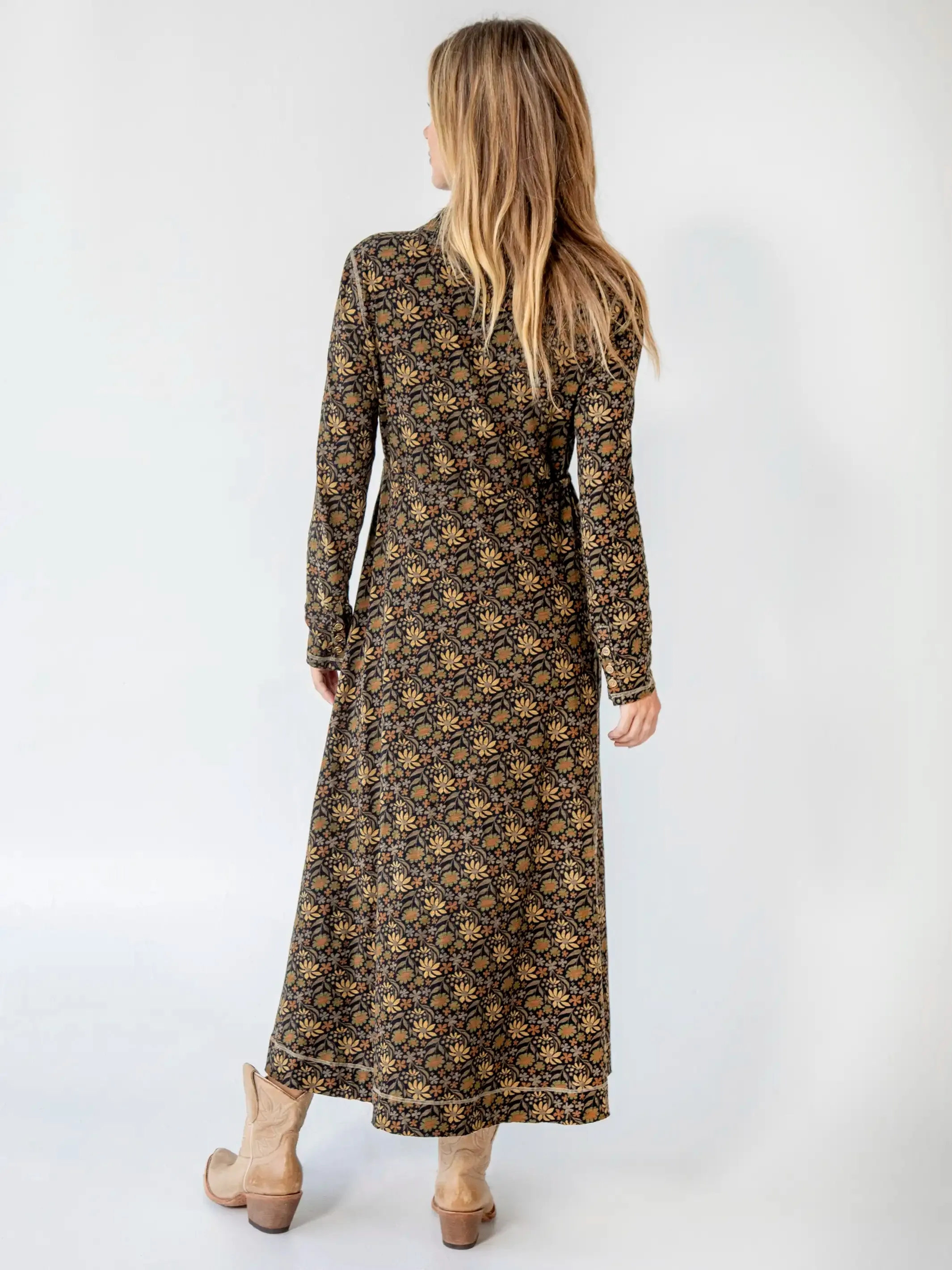 Christa Cotton Midi Dress - Black Tan Daisies