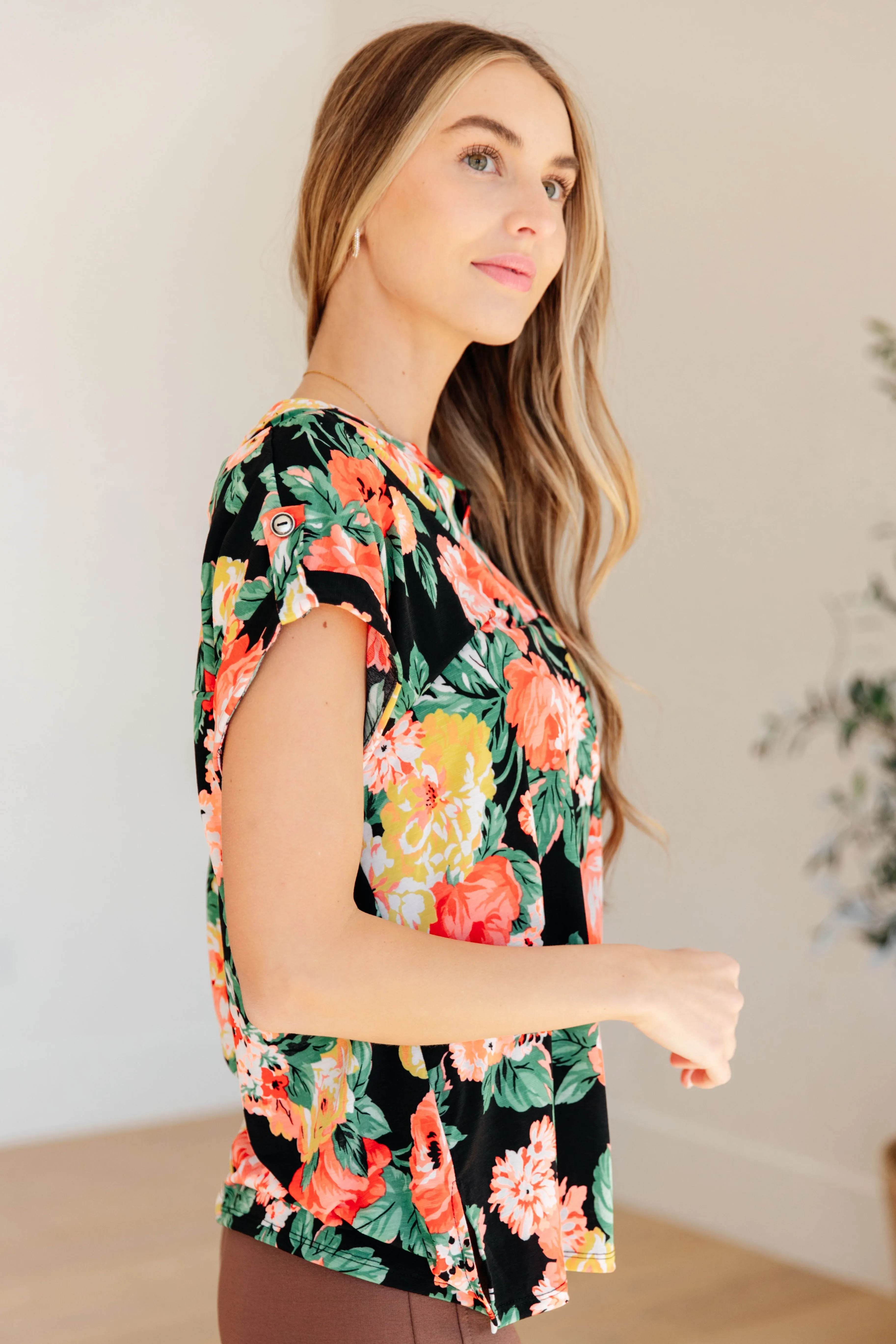 Dear Scarlett Lizzy Cap Sleeve Top in Black Garden Floral