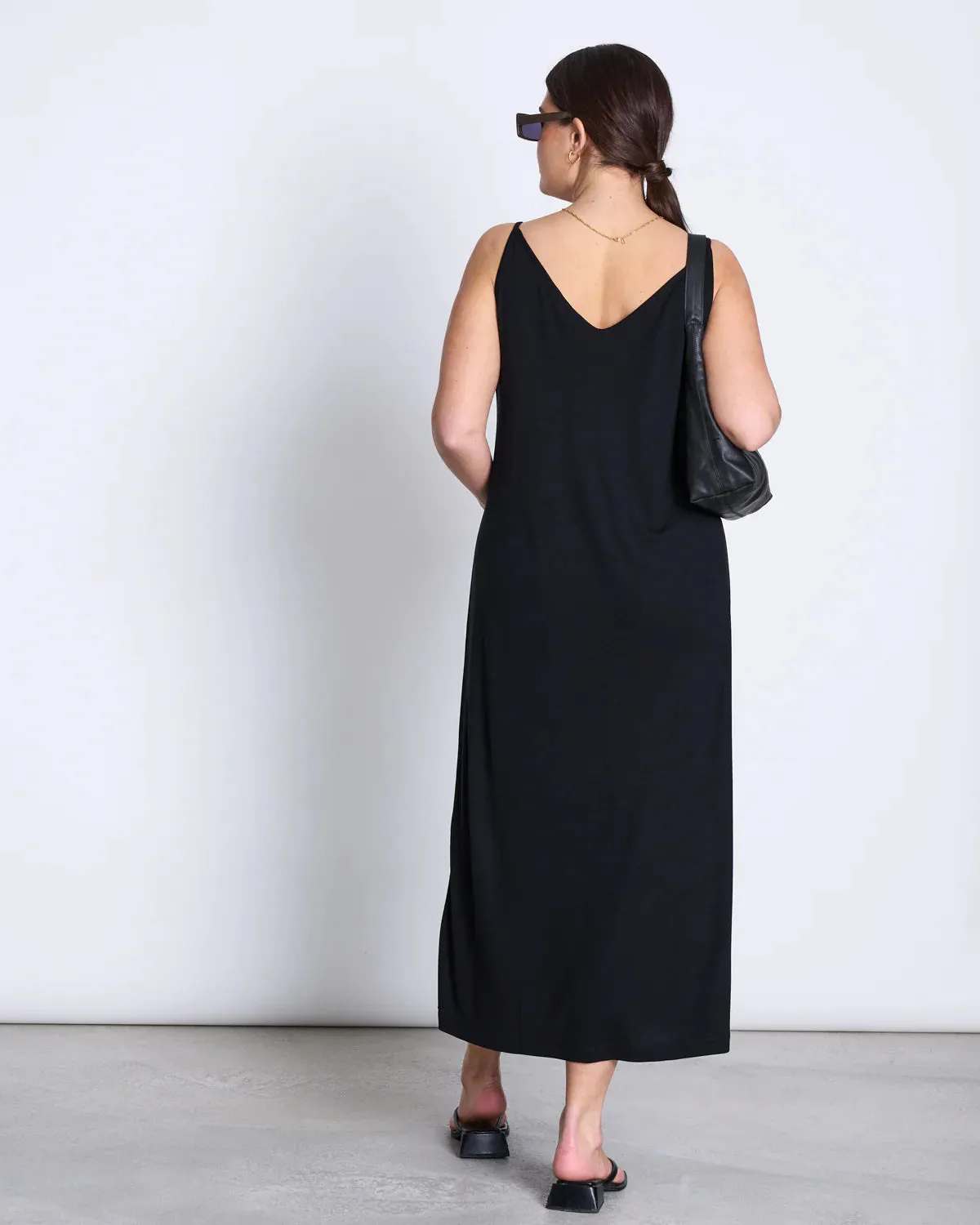 LAST ONE in M - Midi Dress Triangle Flow - Black