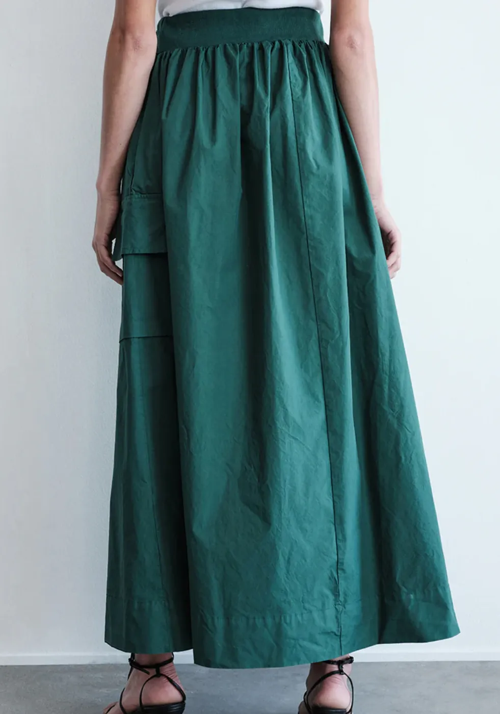 Structured Poplin Cargo Skirt IN RAINFOREST