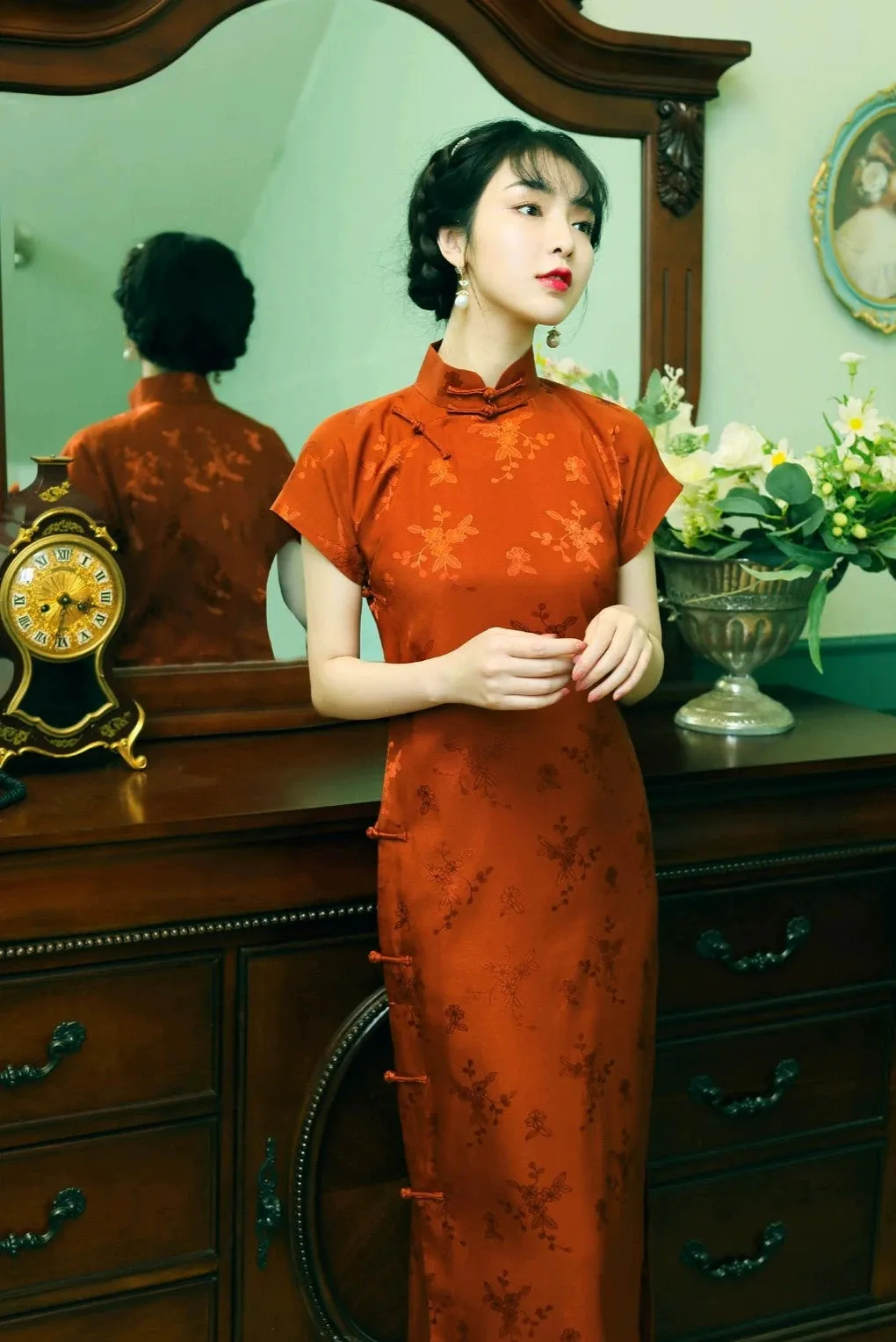 Tie Xu 铁锈 Rust Red 1930s Satin Floral Short Sleeve Qipao